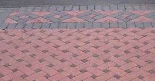 Укладка тротуарной плитки на старое бетонное основание в Химках в октябре