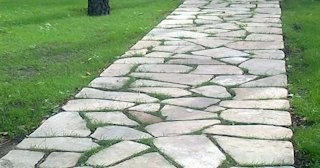 Профессиональная укладка камня на дорожки в Химках в октябре