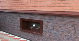 Облицовка цоколя панелями под камень в Химках в октябре